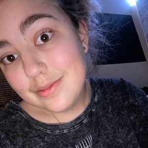 Meet your Posher, Amelia